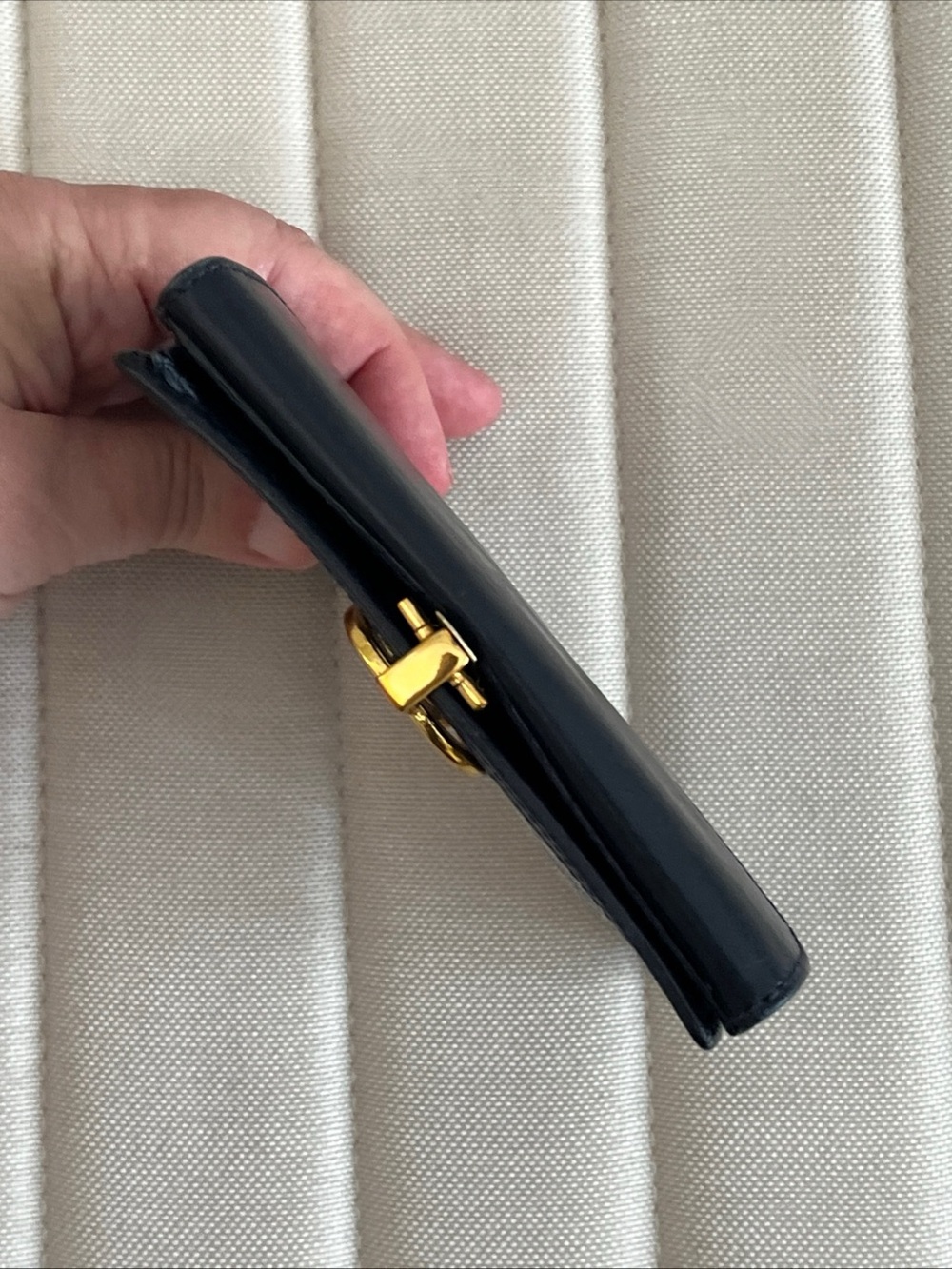 Gucci Gold and Navy Double G Logo Hardware Accent wallet - Picture 9 of 15